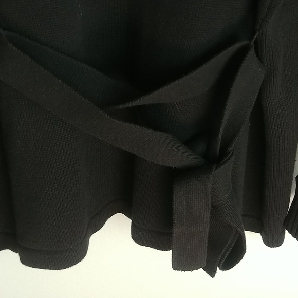 First Issue A Liz Claiborne Company - Picture 9 of 11